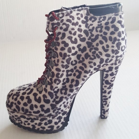 XHILARATION Sz 10 Faux Fur Platform High Heel Boot - Picture 5 of 7